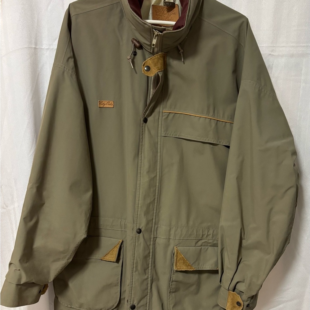 Men's City Oaks Brand Gortex Field jacket with packup hood. Size Large.